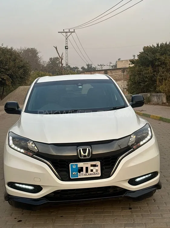Honda Vezel 2017 for Sale in Islamabad Image-1