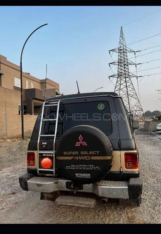 مٹسوبیشی پجیرو 1986 for Sale in راولپنڈی Image-1