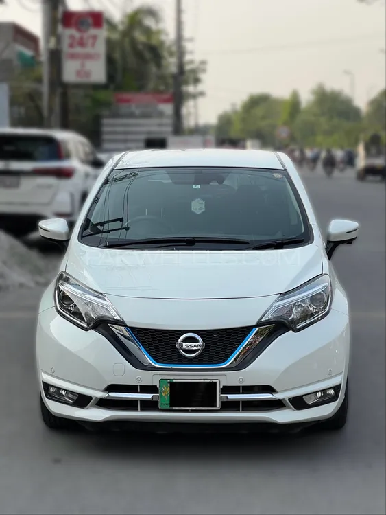 Nissan Note 2016 for Sale in Lahore Image-1