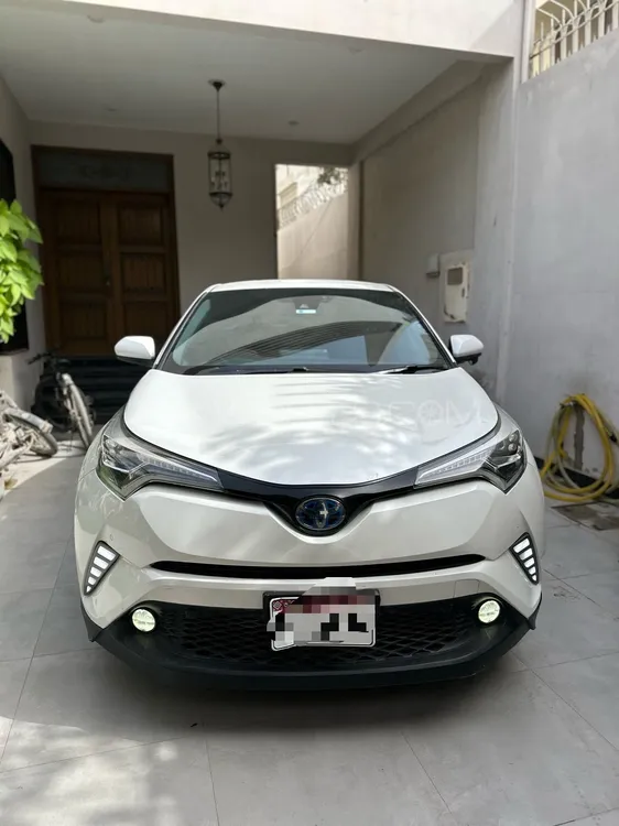 Toyota C-HR 2017 for Sale in Karachi Image-1