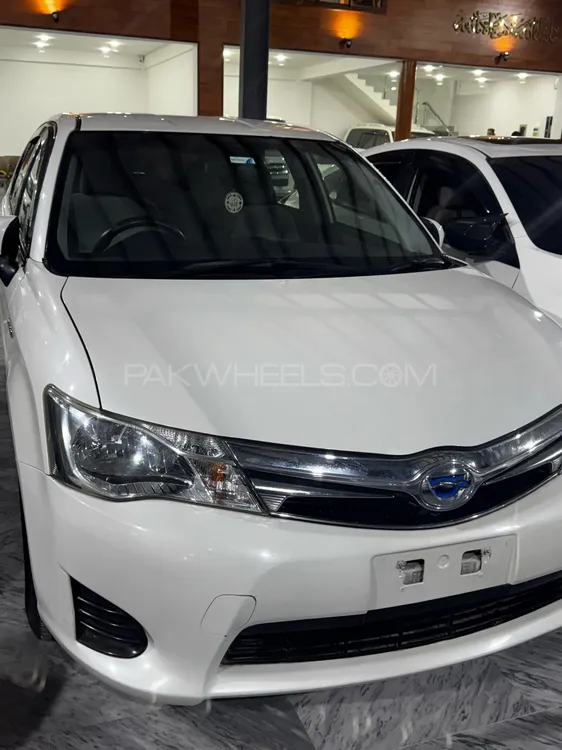 Toyota Corolla Axio 2014 for Sale in Quetta Image-1