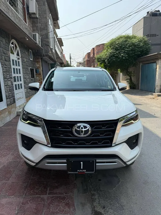 Toyota Fortuner 2021 for Sale in Faisalabad Toyota Fortuner 2021 for Sale in Faisalabad Image-8