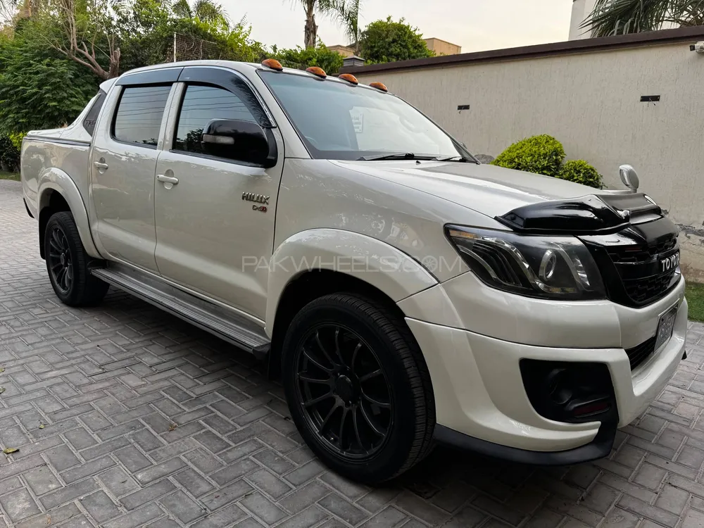 Toyota Hilux 2012 for Sale in Multan Toyota Hilux 2012 for Sale in Multan Image-3