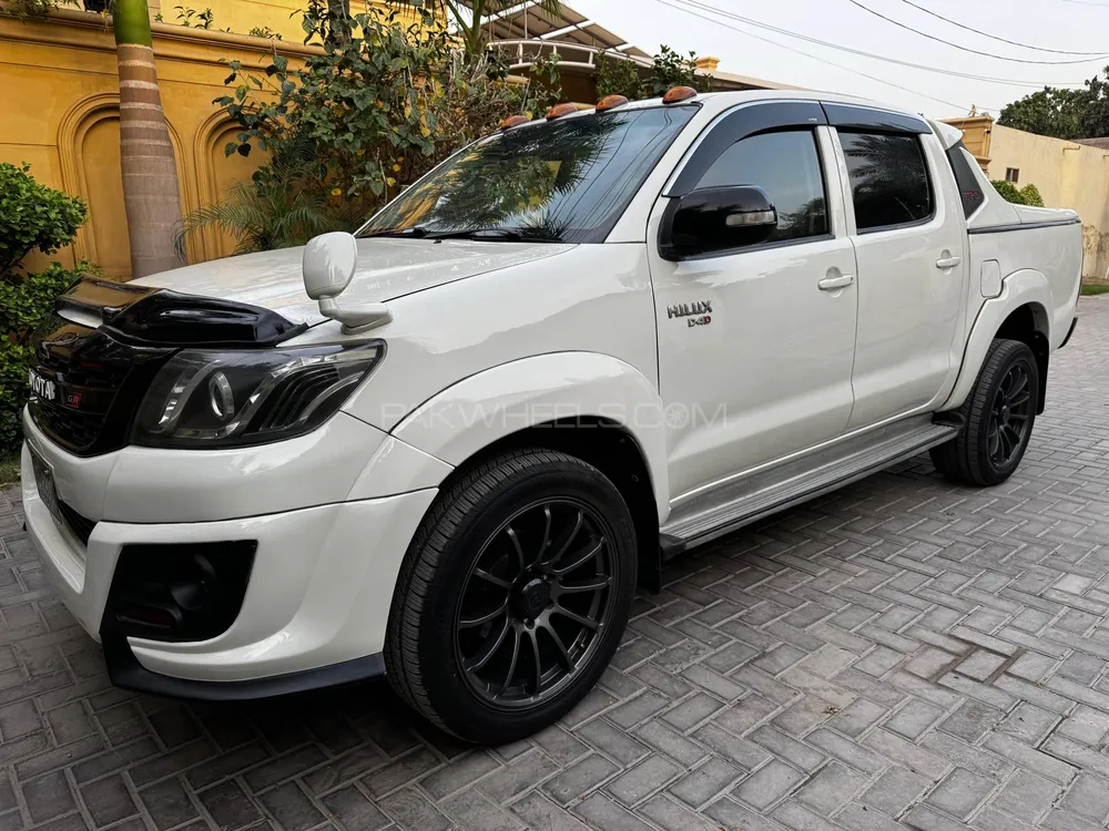 Toyota Hilux 2012 for Sale in Multan Toyota Hilux 2012 for Sale in Multan Image-2