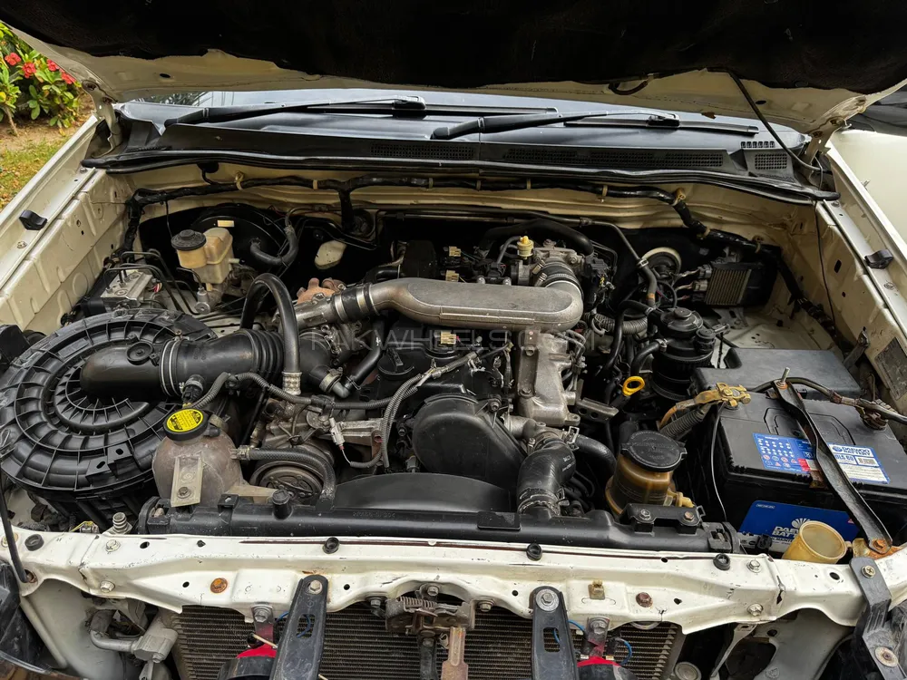 Toyota Hilux 2012 for Sale in Multan Toyota Hilux 2012 for Sale in Multan Image-12