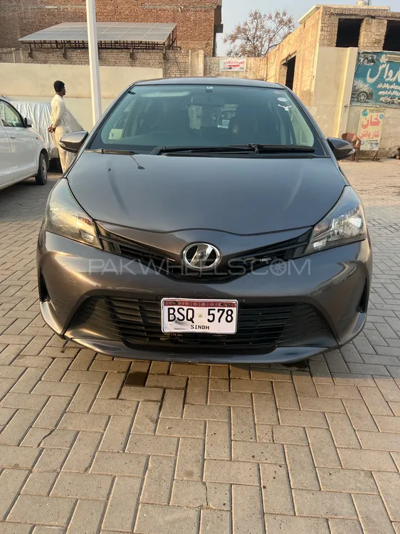 Toyota Vitz 2015 for Sale in Multan Image-1