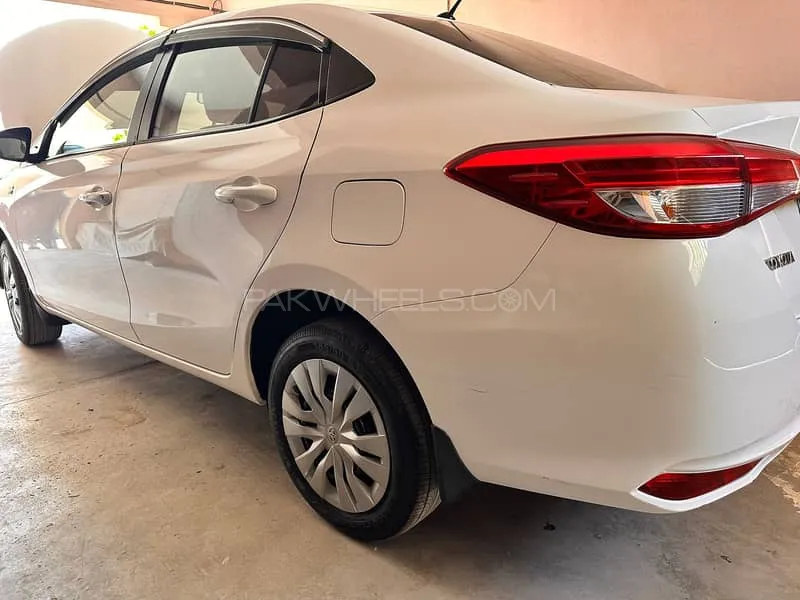 Toyota Yaris Sedan 2022 for Sale in Karachi Image-1