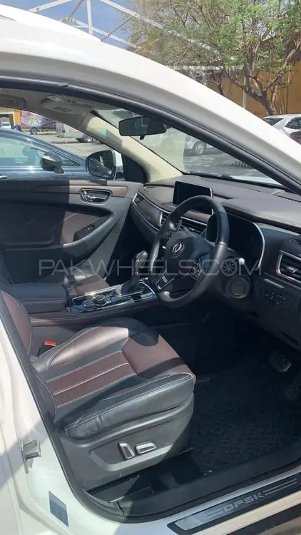 DFSK Glory 580 2022 for Sale in Lahore DFSK Glory 580 2022 for Sale in Lahore Image-16
