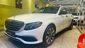Mercedes-Benz E180 Exclusive luxury package.
Model 2021 registration Karachi 2021
Shahnawaz import & mentioned 
Mileage 15000 km
Excellent condition 
Polor white with beige nappa leather interior.
Top of the line specs.
Further information please call & visit at Victory Cars jail road Lahore 
National wide delivery available
