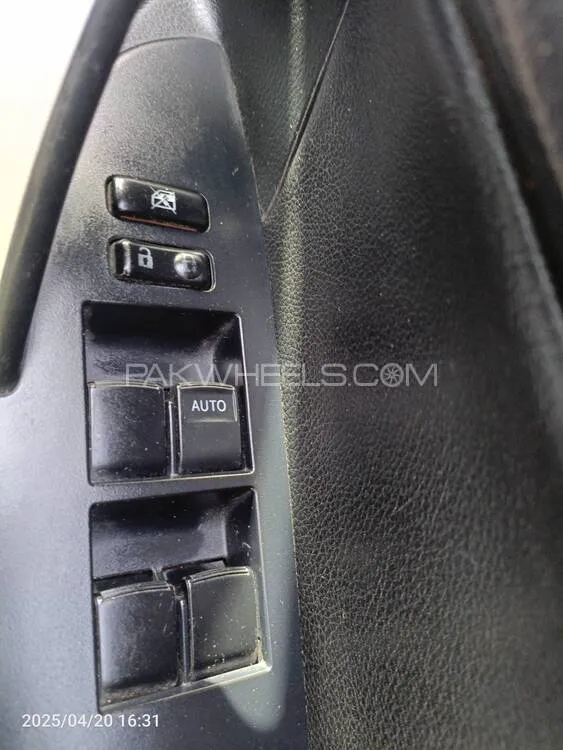 Toyota Corolla 2019 for Sale in Karachi Toyota Corolla 2019 for Sale in Karachi Image-12