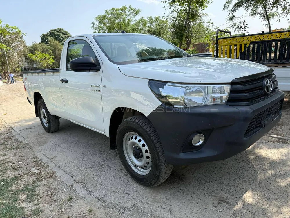 Toyota Hilux 2020 for Sale in Islamabad Image-1