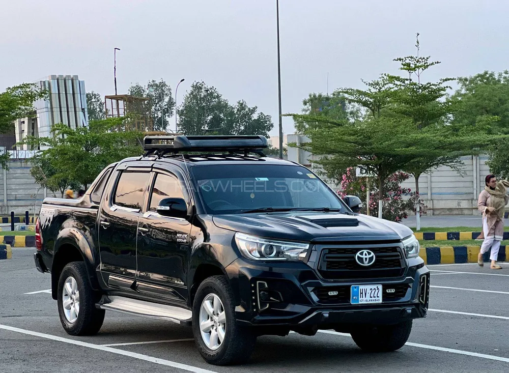 Toyota Hilux 2007 for Sale in Faisalabad Image-1