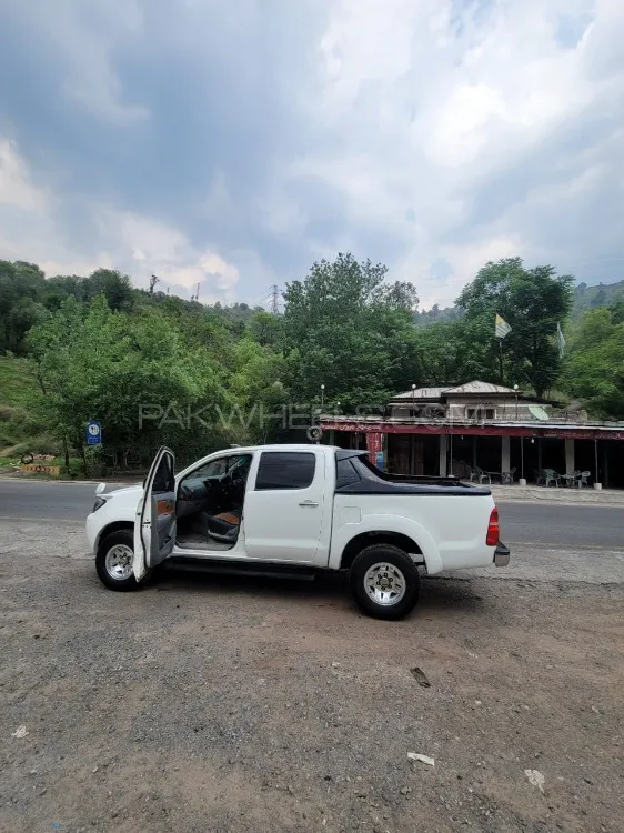 Toyota Hilux 2009 for Sale in Islamabad Image-1