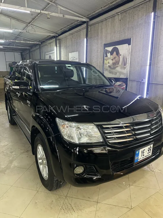 Toyota Hilux 2012 for Sale in Islamabad Image-1
