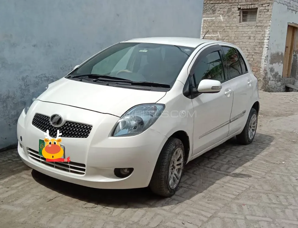 Toyota Vitz 2005 for Sale in Peshawar Image-1