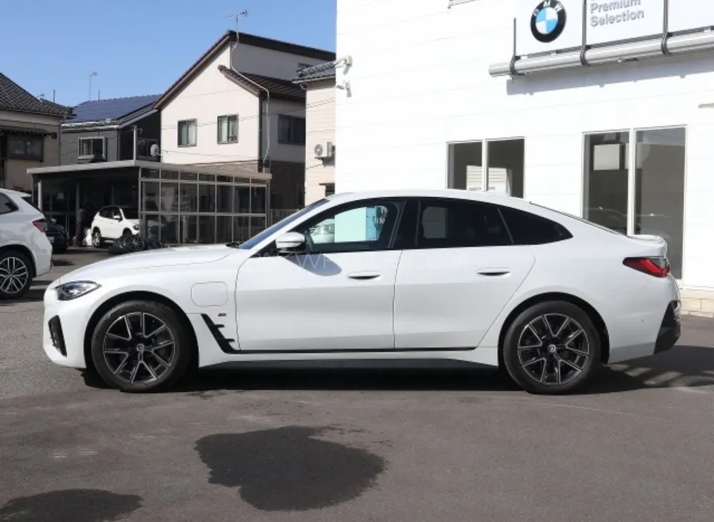 BMW i4 2022 for Sale in Lahore BMW i4 2022 for Sale in Lahore Image-3