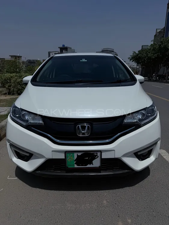 Honda Fit 2015 for Sale in Faisalabad Image-1