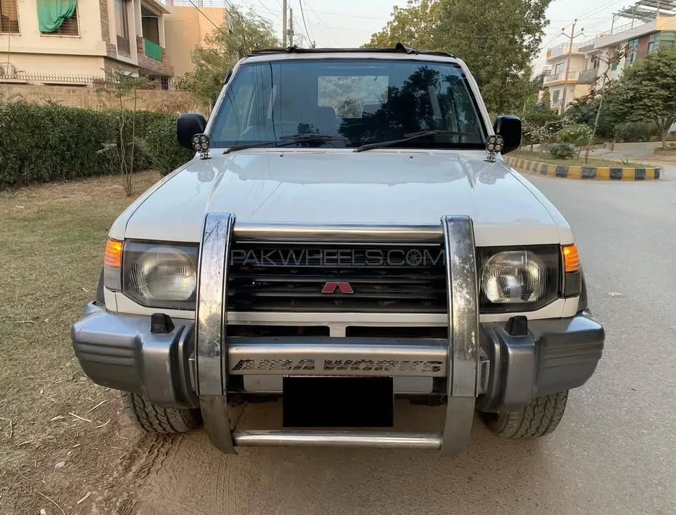 Mitsubishi Pajero 1992 for Sale in Karachi Image-1