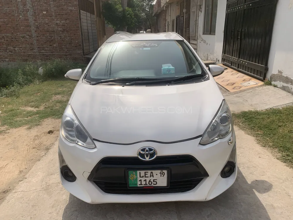 Toyota Aqua 2015 for Sale in Lahore Image-1