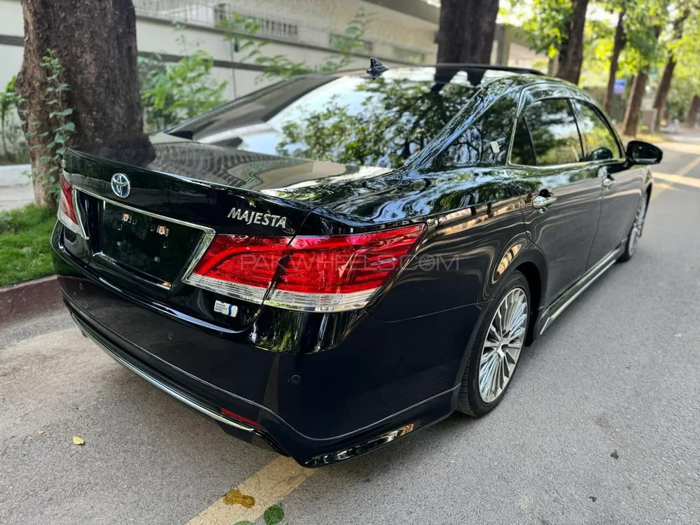 Toyota Crown 2013 for Sale in Islamabad Image-1