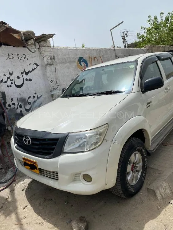 Toyota Hilux 2011 for Sale in Karachi Image-1
