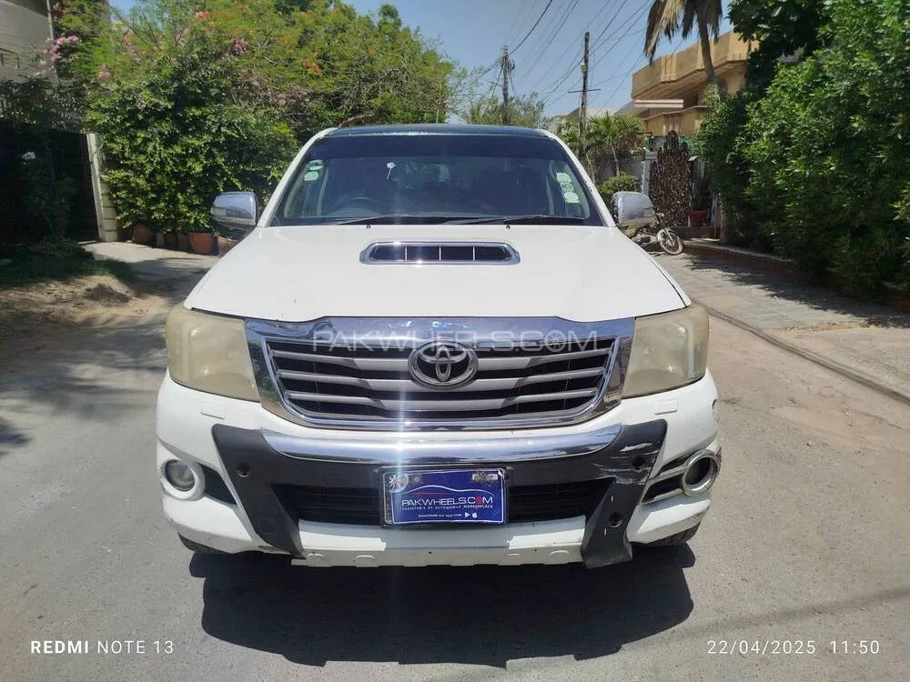 Toyota Hilux 2014 for Sale in Karachi Image-1