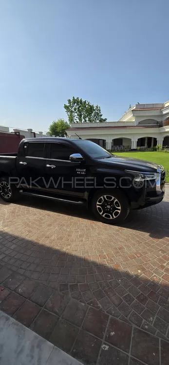 Toyota Hilux 2022 for Sale in Peshawar Image-1