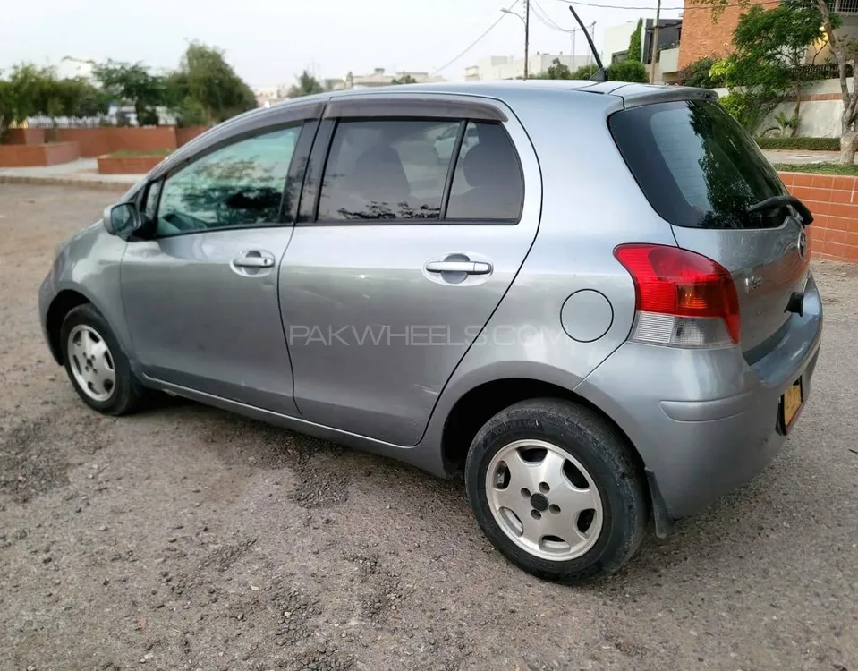 Toyota Vitz 2009 for Sale in Karachi Image-1