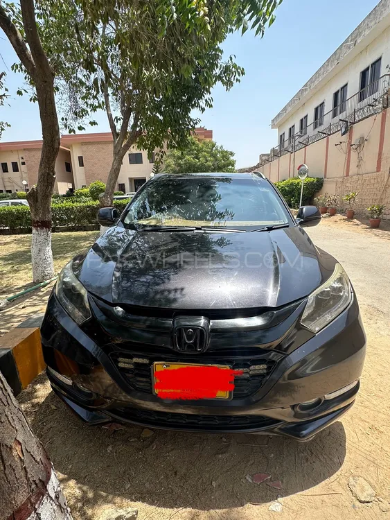 Honda Vezel 2014 for Sale in Karachi Image-1