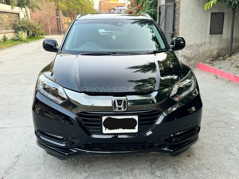 Honda Vezel 2017 for Sale in Faisalabad Image-1