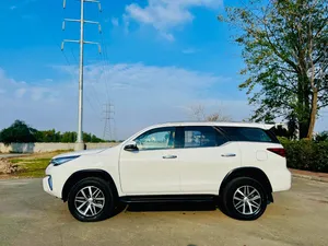 Toyota Fortuner 2.7 V 2021 for Sale