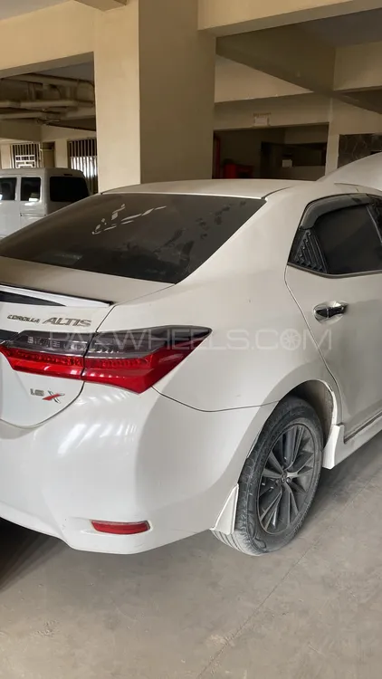 Toyota Corolla 2017 for Sale in Karachi Image-1