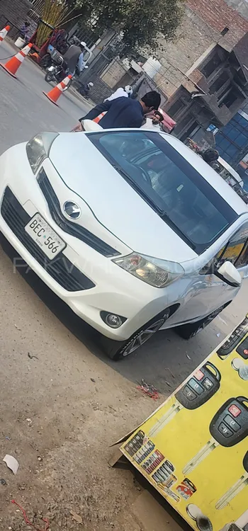 Toyota Vitz 2012 for Sale in Bannu Image-1