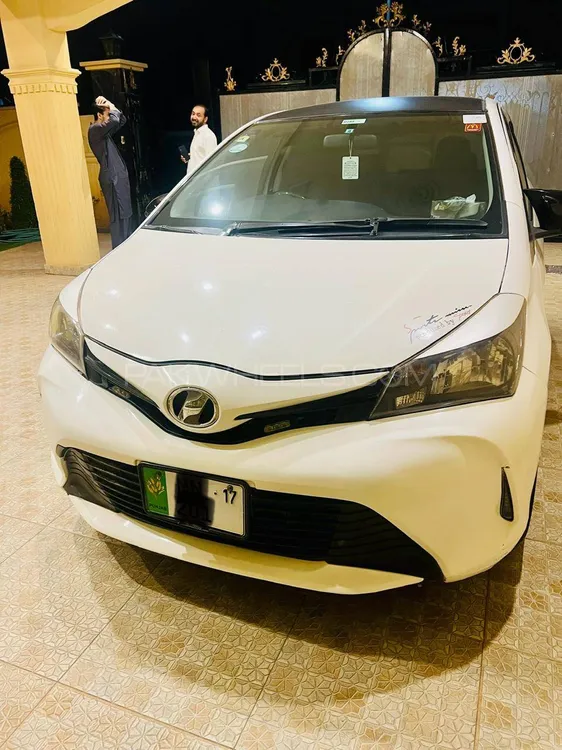Toyota Vitz 2014 for Sale in Multan Image-1