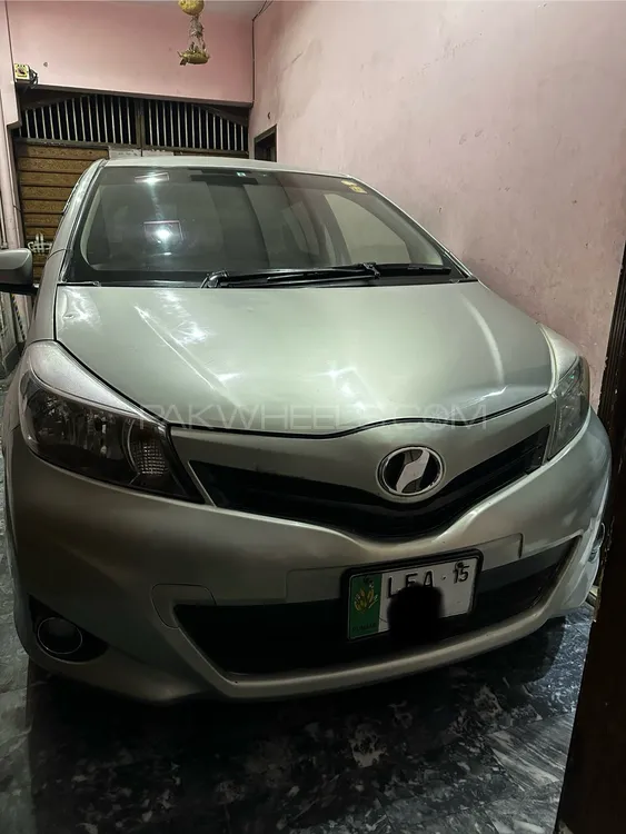 Toyota Vitz 2011 for Sale in Gujranwala Image-1