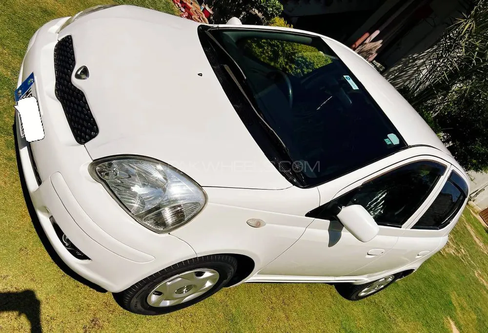 Toyota Vitz 2004 for Sale in Mardan Image-1
