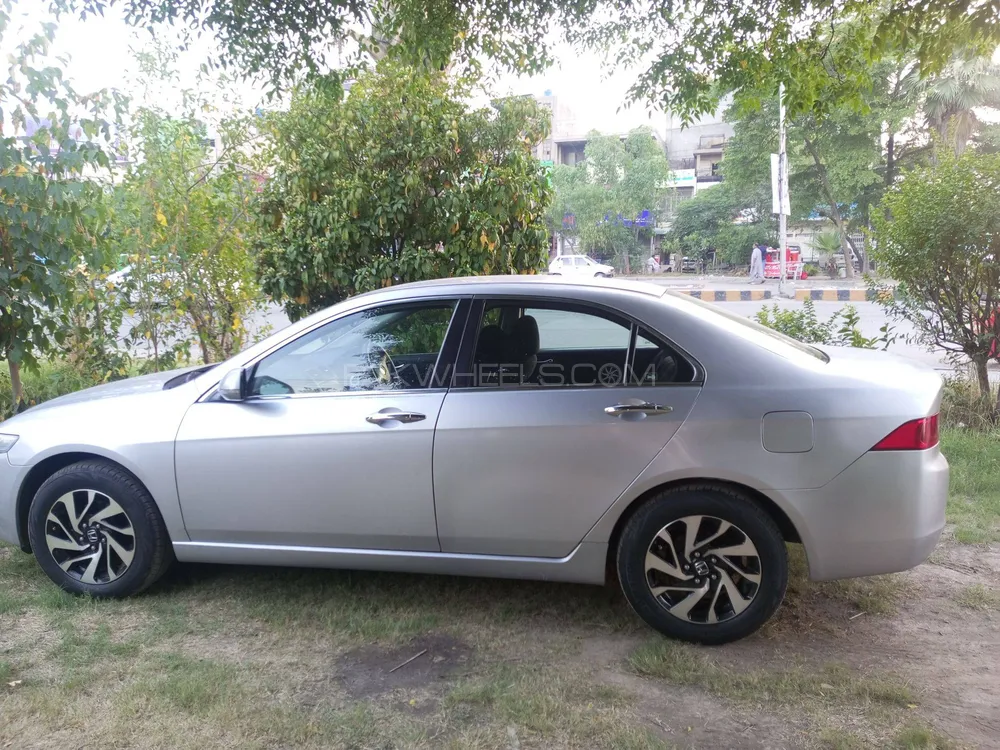 Honda Accord 2004 for Sale in Gujranwala Image-1