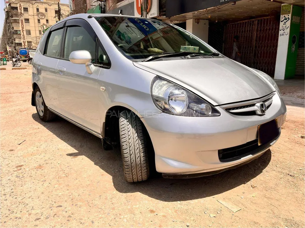 Honda Fit 2007 for Sale in Karachi Image-1