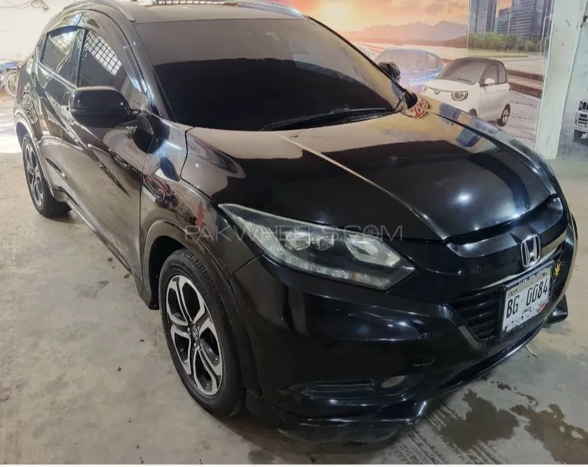 Honda Vezel 2015 for Sale in Karachi Image-1