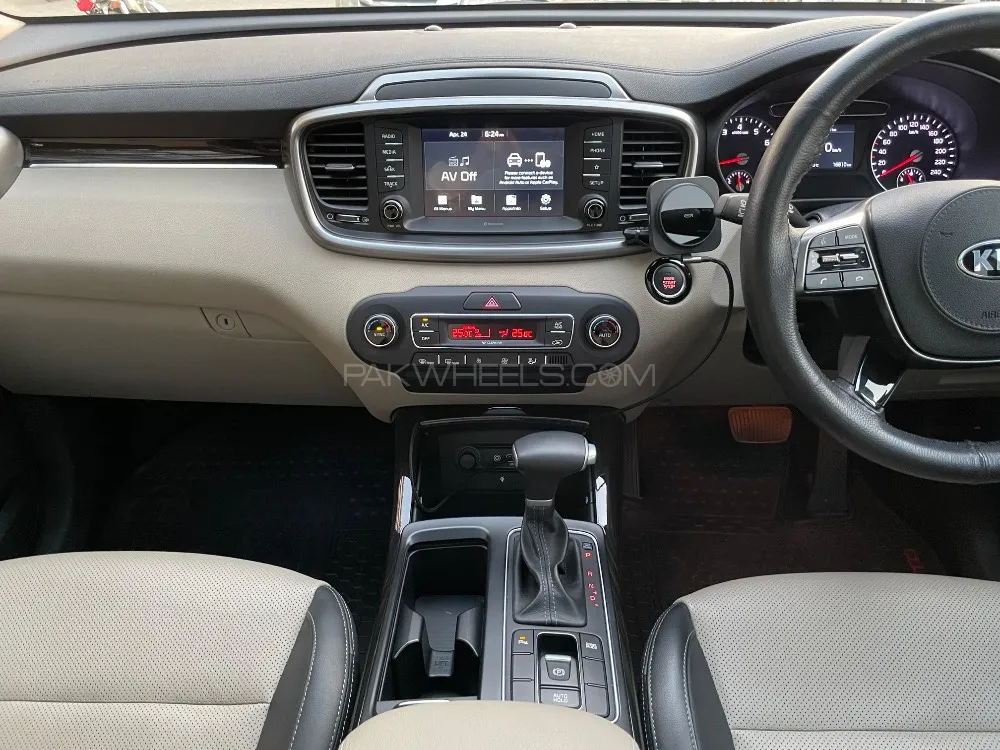 KIA Sorento 2022 for Sale in Lahore KIA Sorento 2022 for Sale in Lahore Image-12