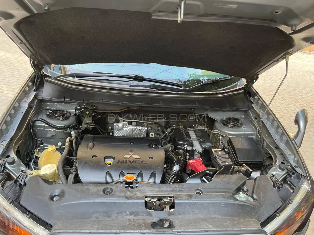 Mitsubishi Rvr 2010 for Sale in Karachi Image-1