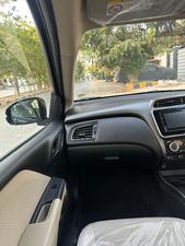 HONDA CITY 1.2L CVT (1200cc) AUTOMATIC 
Model 2024 || Registered 2024
8,000 KM Driven verifiable
HONDA SHAHRAH E FAISAL MAINTAINED 
Bumper To Bumper Original 100% 
Pearl Black Color 
Beige room
Interior is as good as new
COMPANY SEALS STILL INTACT
Original NAVIGATION 
ECON Mode
Like a brand new car

For inspection
Available at SUPREME CARS
Plot # 151/F,Under Imam heights,Shop no.1&2, Main Khalid Bin Walid Rd, Karachi, Sindh 75400

|  Premium Cars  |  Best Prices  |  Optimum Performance | 
#Supremecarsgang