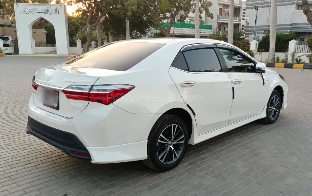 Toyota Corolla 2021 for Sale in Islamabad Image-1