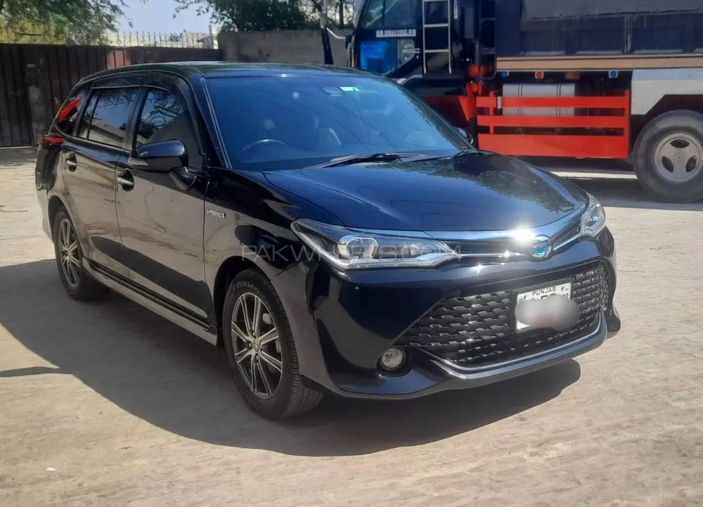 Toyota Corolla Fielder 2015 for Sale in Lahore Image-1