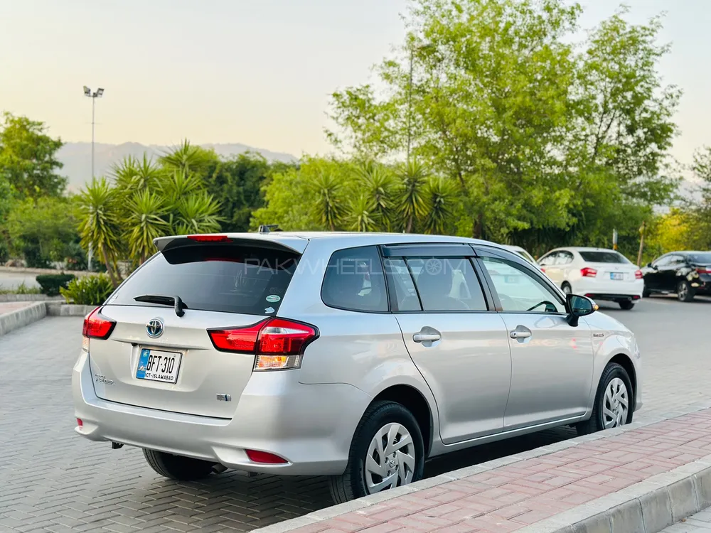 Toyota Corolla Fielder 2017 for Sale in Islamabad Image-1