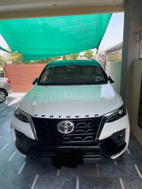 Toyota Fortuner 2022 for Sale in Lahore Image-1