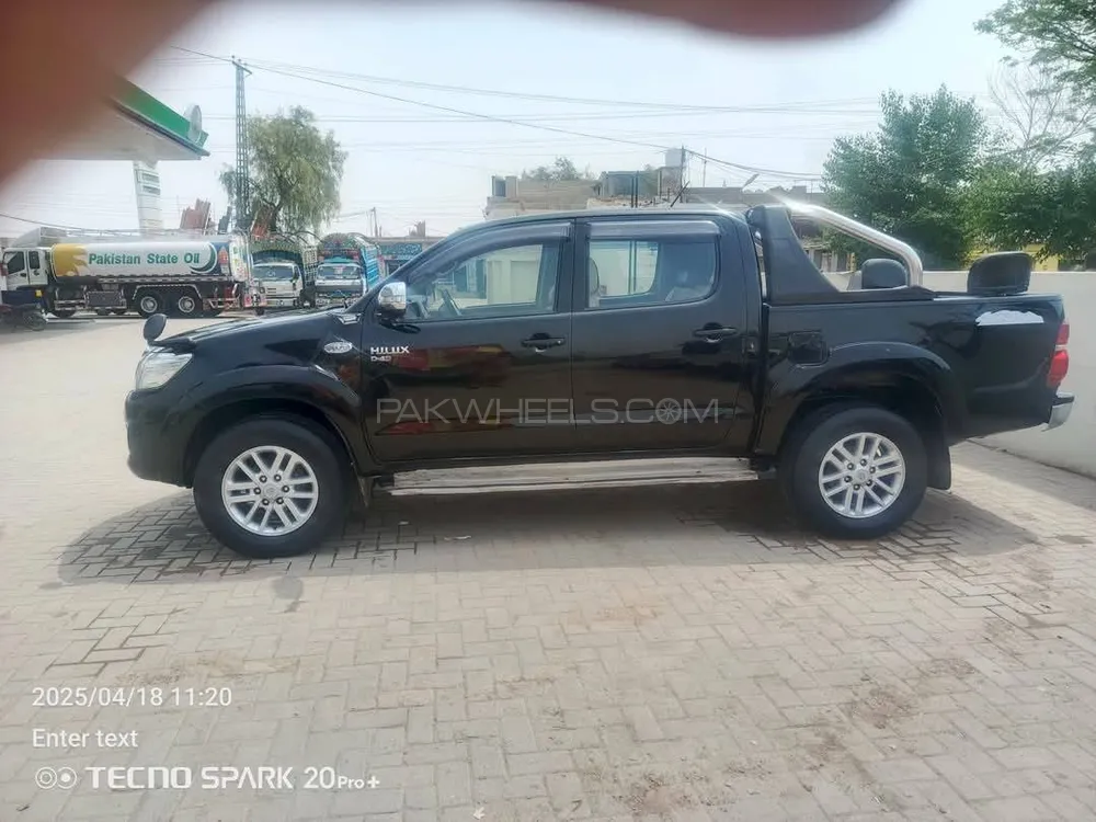 Toyota Hilux 2015 for Sale in Pindi gheb Toyota Hilux 2015 for Sale in Pindi gheb Image-2