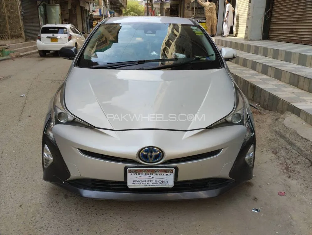Toyota Prius 2016 for Sale in Karachi Image-1