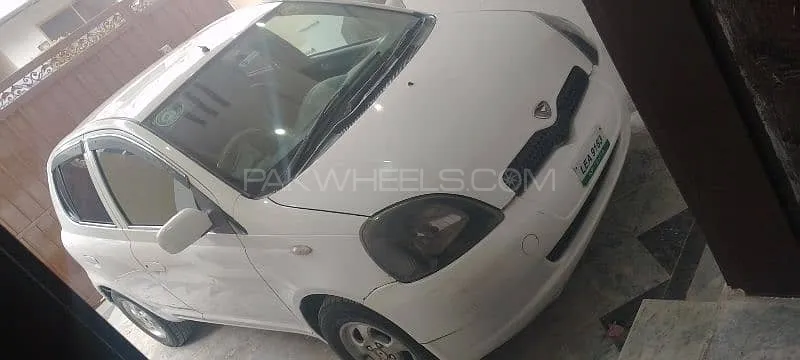 Toyota Vitz 2000 for Sale in Wah cantt Image-1