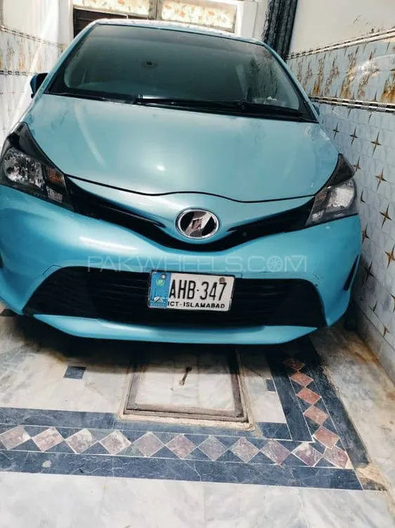 Toyota Vitz 2014 for Sale in Attock Image-1